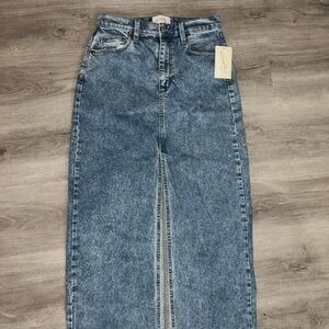 Universal Thread Denim Maxi Skirt NWT women’s size 4 High Rise Front Slit